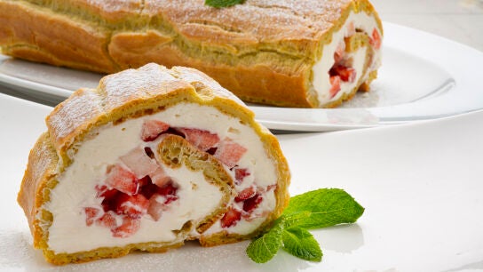 Rulo de pasta choux relleno: una receta f&aacute;cil para triunfar en la cocina