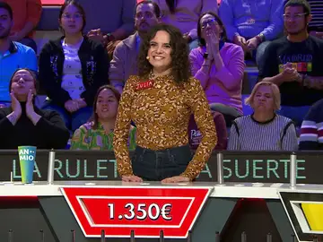 Julia en La ruleta de la suerte Julia en La ruleta de la suerte