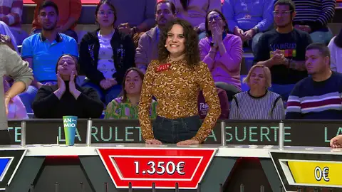 Julia en La ruleta de la suerte Julia en La ruleta de la suerte