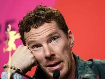 Benedict Cumberbatch en la Berlinale presentando The Thing with Feathers Benedict Cumberbatch en la Berlinale presentando The Thing with Feathers