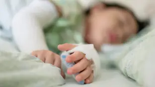 Imagen de archivo de una niña en el hospital Imagen de archivo de una niña en el hospital