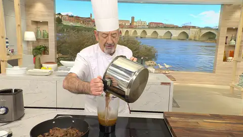 Pasa la salsa a un vaso americano Pasa la salsa a un vaso americano