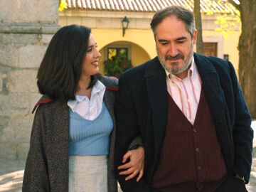 Luz se reencuentra con su padre en Barcelona gracias a Luis 