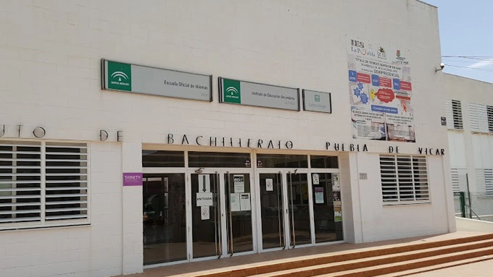 Educación cierra una sala de este Instituto de Almería donde algunos profesores se habrían reunido Educación cierra una sala de este Instituto de Almería donde algunos profesores se habrían reunido