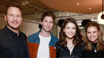 Chris Pratt, Patrick Schwarzenegger, Katherine Schwarzenegger y Maria Shriver