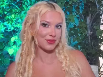 Millie Bobby Brown cumple 21 años más rubia que nunca Millie Bobby Brown cumple 21 años más rubia que nunca