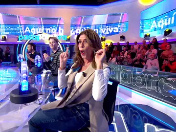 Momentazo de Eva Isanta: revive la icónica cabecera de Aquí no hay quien viva Momentazo de Eva Isanta: revive la icónica cabecera de Aquí no hay quien viva