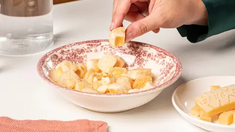 El queso y la fruta, dos grandes alimentos para tentadoras recetas de reaprovechamiento El queso y la fruta, dos grandes alimentos para tentadoras recetas de reaprovechamiento