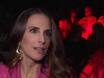 Nuria Fergó haciendo declaraciones a la prensa Nuria Fergó haciendo declaraciones a la prensa