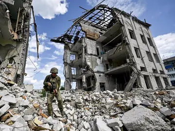 La guerra entre Rusia y Ucrania cumple tres años con la incertidumbre de un acuerdo de paz a expensas de Kiev La guerra entre Rusia y Ucrania cumple tres años con la incertidumbre de un acuerdo de paz a expensas de Kiev