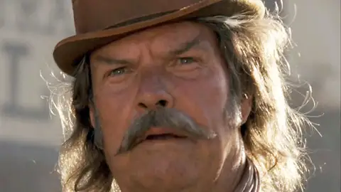 Peter Jason en Deadwood Peter Jason en Deadwood