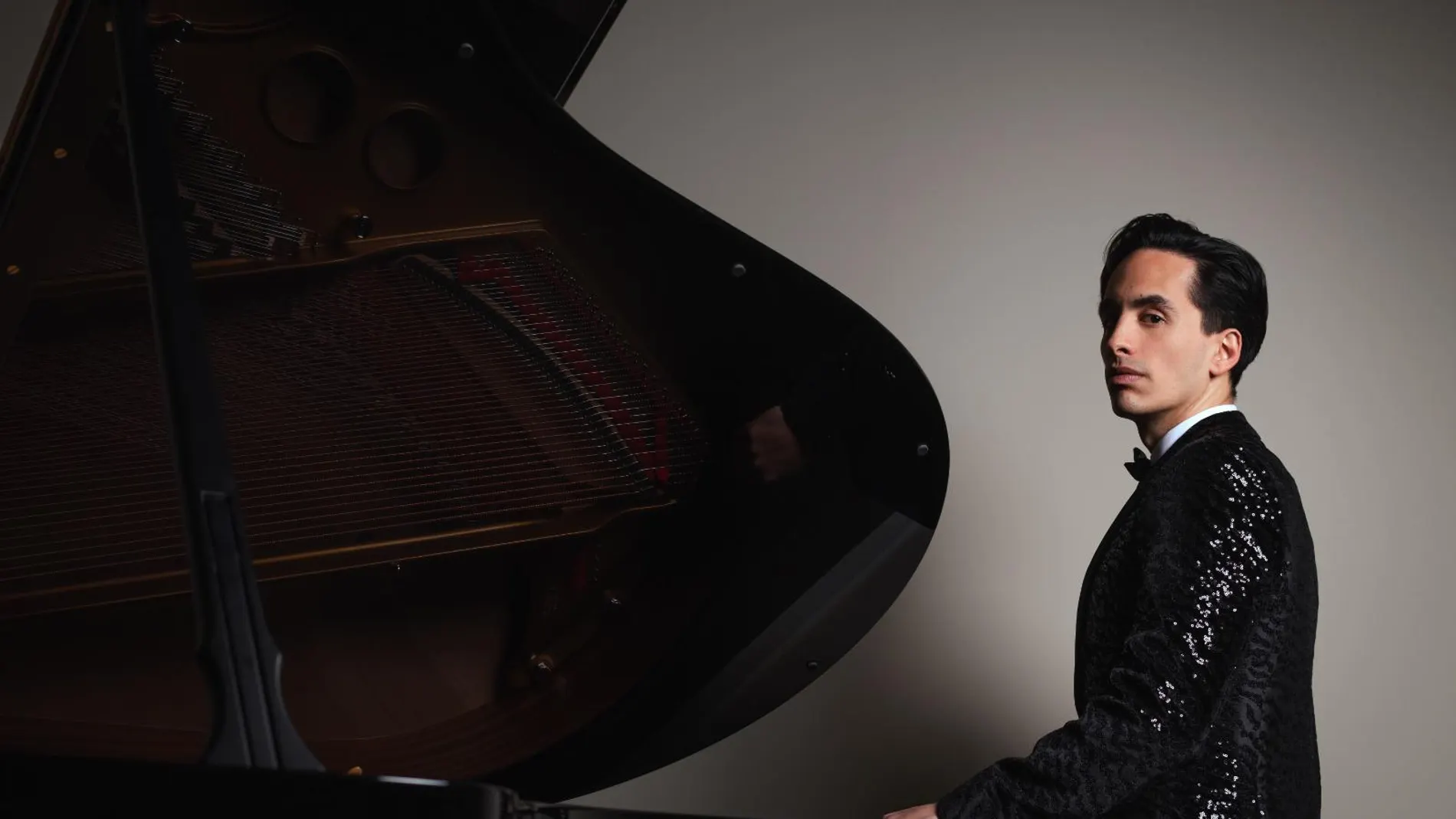 Fabio Álvarez: "Es un error estigmatizar la música contemporánea, interpretarla y escucharla es un privilegio" Fabio Álvarez: "Es un error estigmatizar la música contemporánea, interpretarla y escucharla es un privilegio"