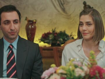 La decisi&oacute;n de Fuat y Asuman divide a la familia: &iquest;est&aacute;n listos para adoptar un beb&eacute;?