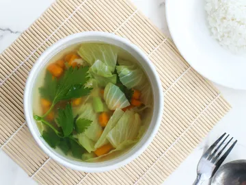Sopa de repollo y apio Sopa de repollo y apio