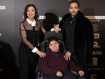 Isabel Gemio, con sus hijos Gustavo y Diego, en el aniversario de su Fundación Isabel Gemio, con sus hijos Gustavo y Diego, en el aniversario de su Fundación