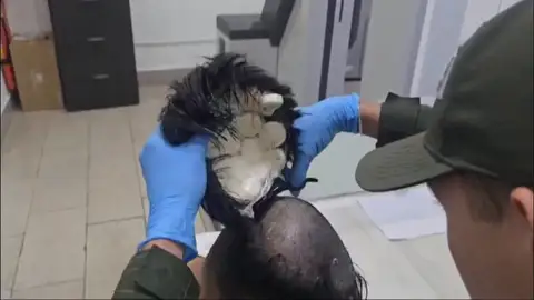 Peluca con cocaína Peluca con cocaína