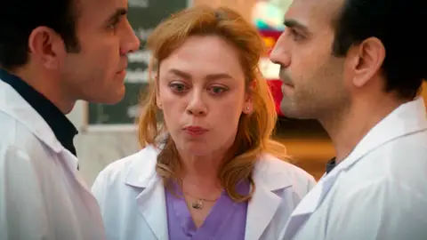 Timur y Evren pierden el control y acaban a golpes por Bahar: la tensión estalla en el hospital Timur y Evren pierden el control y acaban a golpes por Bahar: la tensión estalla en el hospital