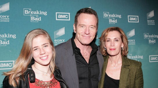 Bryan Cranston con su mujer y su hija, Taylor Dearden