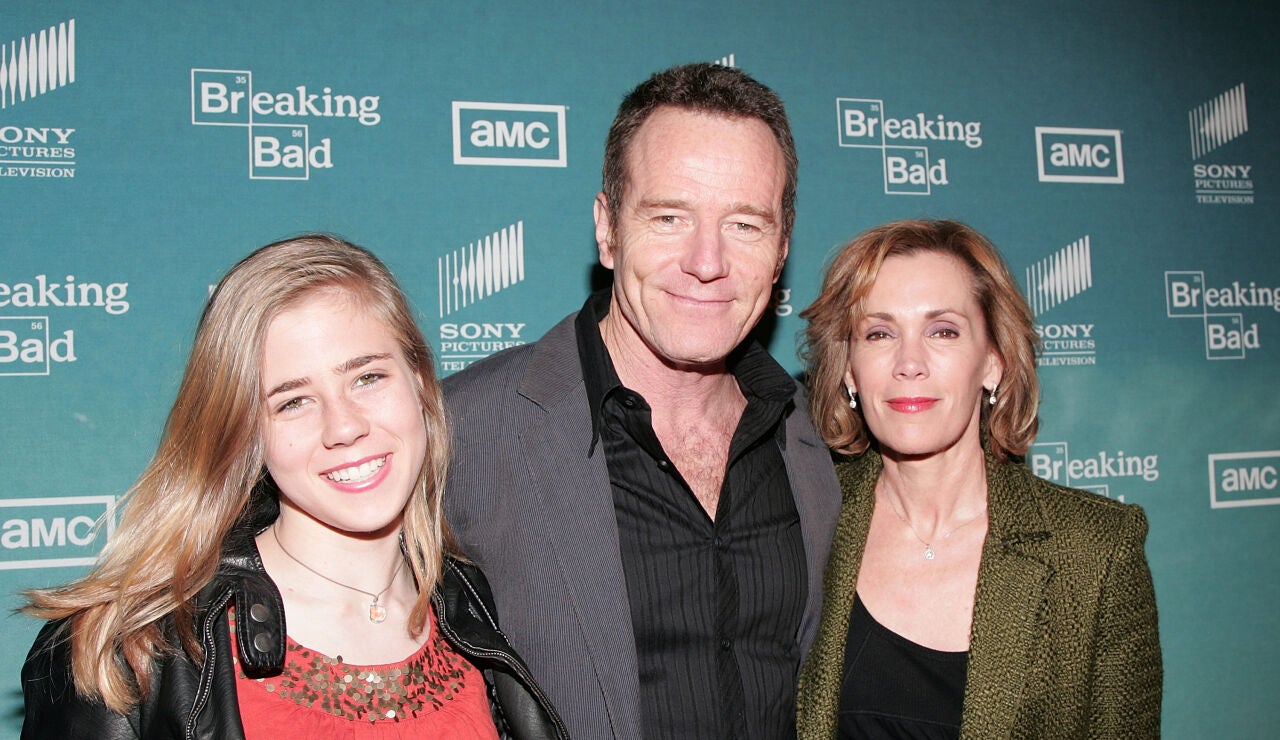 Bryan Cranston con su mujer y su hija, Taylor Dearden