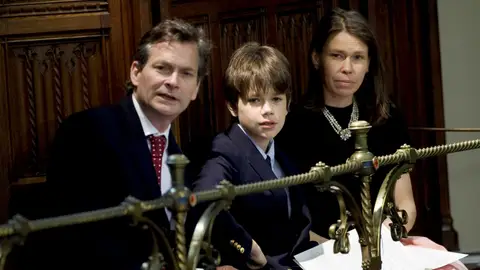 Arthur Chatto de pequeño con sus padres, Daniel y Sarah Arthur Chatto de pequeño con sus padres, Daniel y Sarah