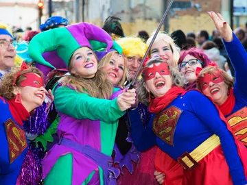 Personas disfrazadas por Carnaval Personas disfrazadas por Carnaval