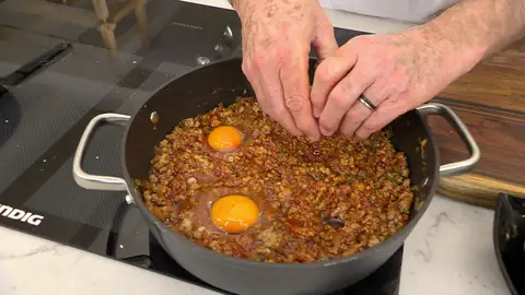 Casca los huevos, ponlos en las hondonadas Casca los huevos, ponlos en las hondonadas