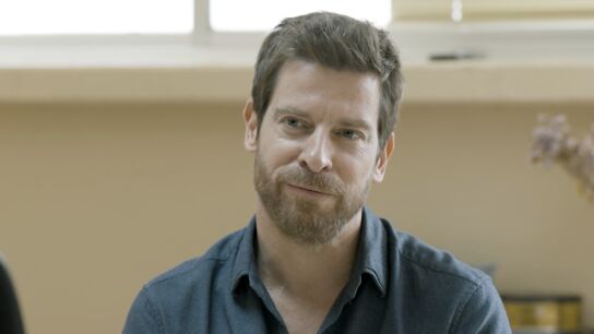 Manu Baqueiro nos presenta su personaje en Perdiendo el juicio