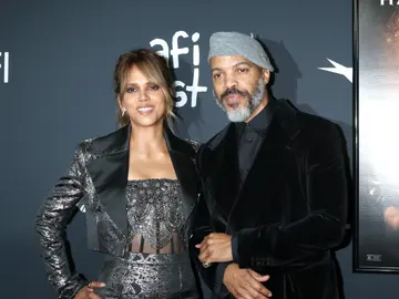 Halle Berry con su pareja Van Hunt Halle Berry con su pareja Van Hunt