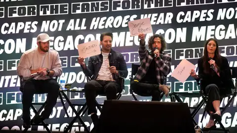 Kellan Lutz, Peter Facinelli, Jackson Rathbone y Ashley Green en MegaCon Orlando Kellan Lutz, Peter Facinelli, Jackson Rathbone y Ashley Green en MegaCon Orlando