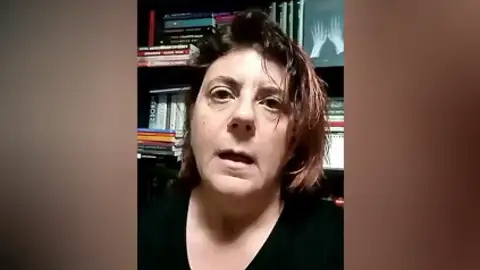 Un hombre se niega a subirse a una guagua en Tenerife porque iba un chico trans Un hombre se niega a subirse a una guagua en Tenerife porque iba un chico trans