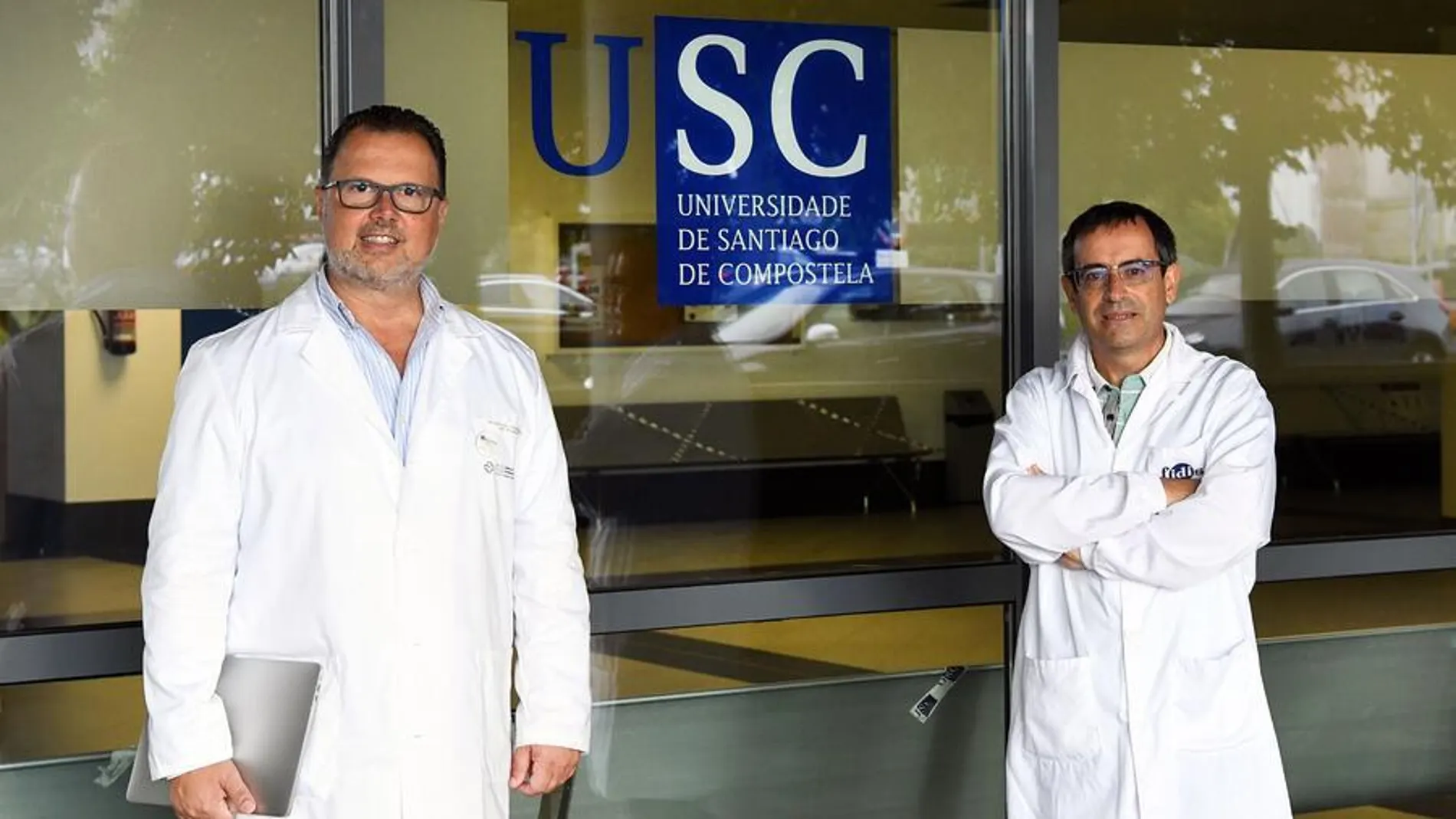 Federico Martinón y Antonio Salas profesores de la USC, investigadores del IDIS y doctores en el CHUS Federico Martinón y Antonio Salas profesores de la USC, investigadores del IDIS y doctores en el CHUS