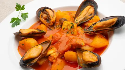 Caldereta de dorada con mejillones, de Arguiñano: "Un éxito en todas vuestras mesas" Caldereta de dorada con mejillones, de Arguiñano: "Un éxito en todas vuestras mesas"