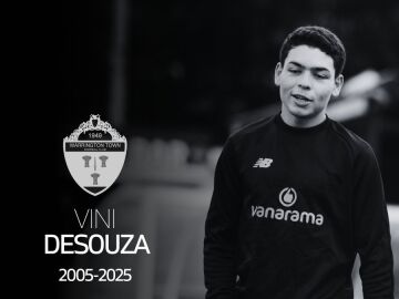 El futbolista brasileño Vini Desouza