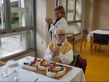 Luis cumple 100 años lleno de vitalidad