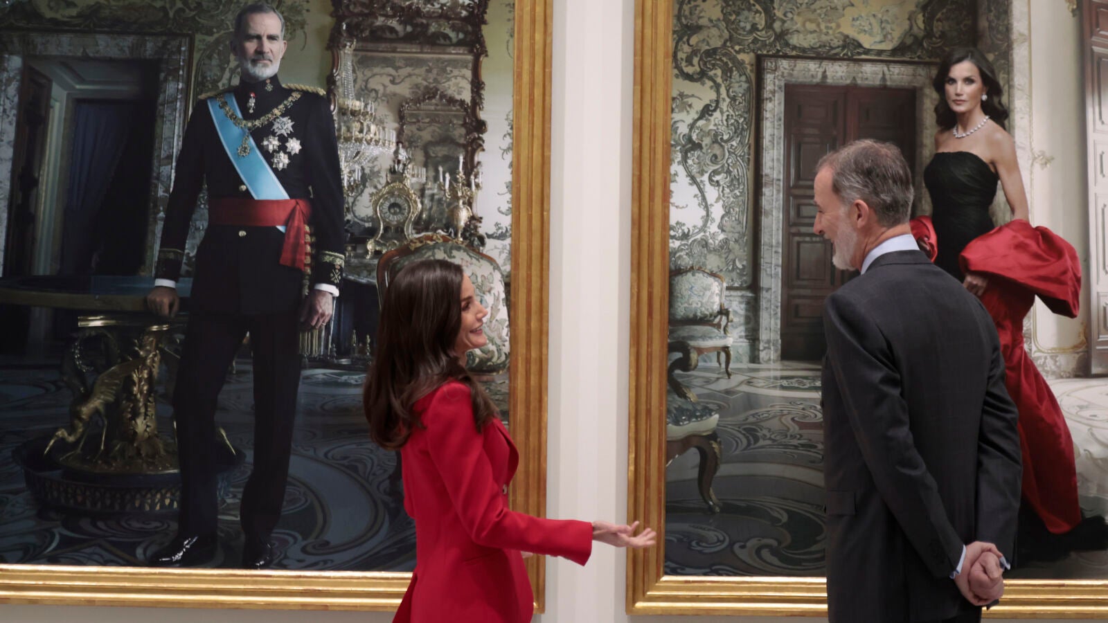 Felipe VI y Letizia se quedan sin palabras al verse en los impresionantes retratos que les ha hecho Annie Leibovitz