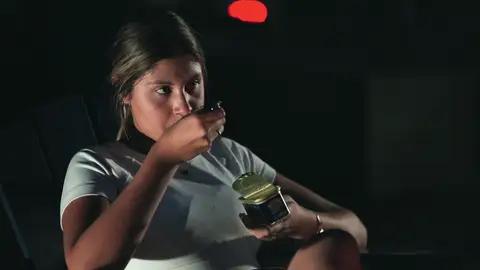 Joaquín y su familia prueban por primera vez la típica comida de camping americana… ¿les gustará? Joaquín y su familia prueban por primera vez la típica comida de camping americana… ¿les gustará?