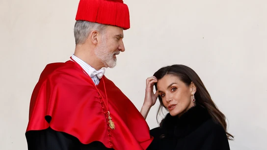 Felipe VI y la reina Letizia, en la Universidad de Alcalá de Henares Felipe VI y la reina Letizia, en la Universidad de Alcalá de Henares