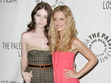 Michelle Trachtenberg y Sarah Michelle Gellar Michelle Trachtenberg y Sarah Michelle Gellar