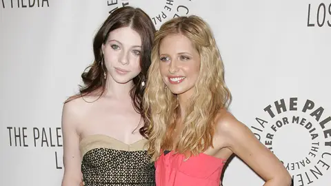 Michelle Trachtenberg y Sarah Michelle Gellar Michelle Trachtenberg y Sarah Michelle Gellar