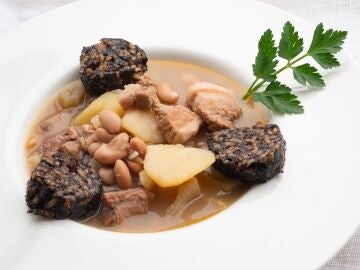 Puchero de Ademuz, de Karlos Argui&ntilde;ano