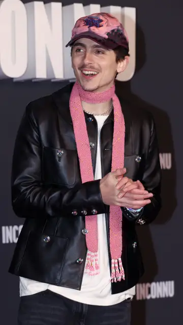 Timothée Chalamet en la premiere de la película sobre Bob Dylan en París, 2025 Timothée Chalamet en la premiere de la película sobre Bob Dylan en París, 2025