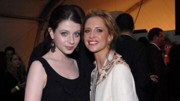 Michelle Trachtenberg y Sarah Michelle Gellar