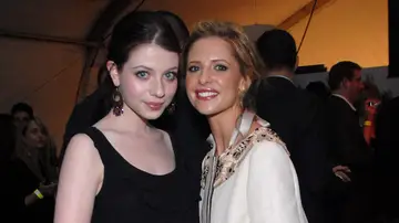 Michelle Trachtenberg y Sarah Michelle Gellar Michelle Trachtenberg y Sarah Michelle Gellar