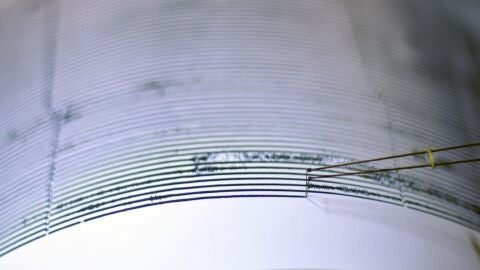 Detalle de archivo de un sism&oacute;grafo registrando un terremoto