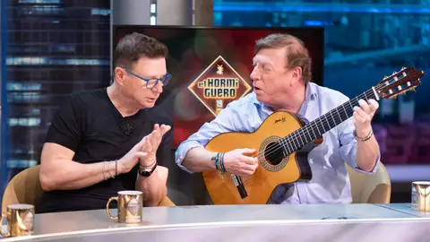 ¡Mucho talento! César Cardaval saca su lado flamenco en El Hormiguero ¡Mucho talento! César Cardaval saca su lado flamenco en El Hormiguero