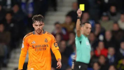 Antena 3 Deportes (27-02-25) El árbitro paró el partido por cánticos de 'Asencio muérete': "Estaba afectado" Antena 3 Deportes (27-02-25) El árbitro paró el partido por cánticos de 'Asencio muérete': "Estaba afectado"