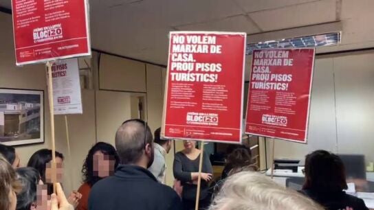 Protesta en una inmobiliaria