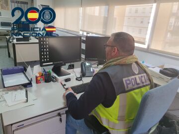 Un ladrón asalta una gasolinera en Sevilla y lo identifican por su ADN al olvidar el cuchillo