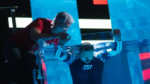 El Monaguillo supera su reto personal en la apnea al conseguir 1:06 minutos bajo el agua El Monaguillo supera su reto personal en la apnea al conseguir 1:06 minutos bajo el agua