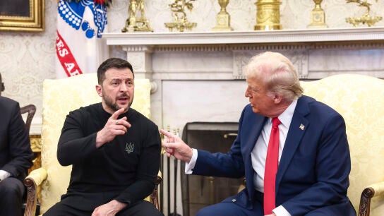 otograf&iacute;a del presidente de Ucrania, Volod&iacute;mir Zelenski, y el mandatario de Estados Unidos, Donald Trump.
